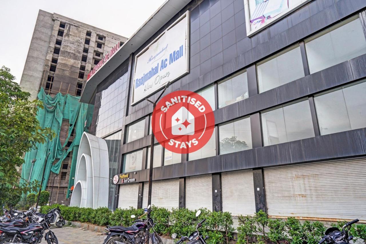 Collection O 83775 Hotel 4King Surat Exterior foto
