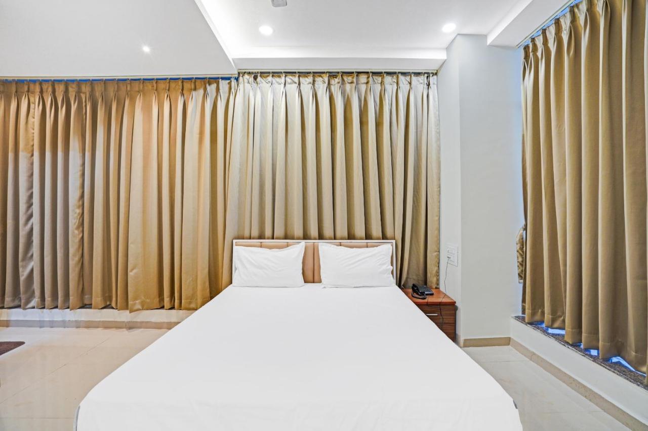 Collection O 83775 Hotel 4King Surat Exterior foto